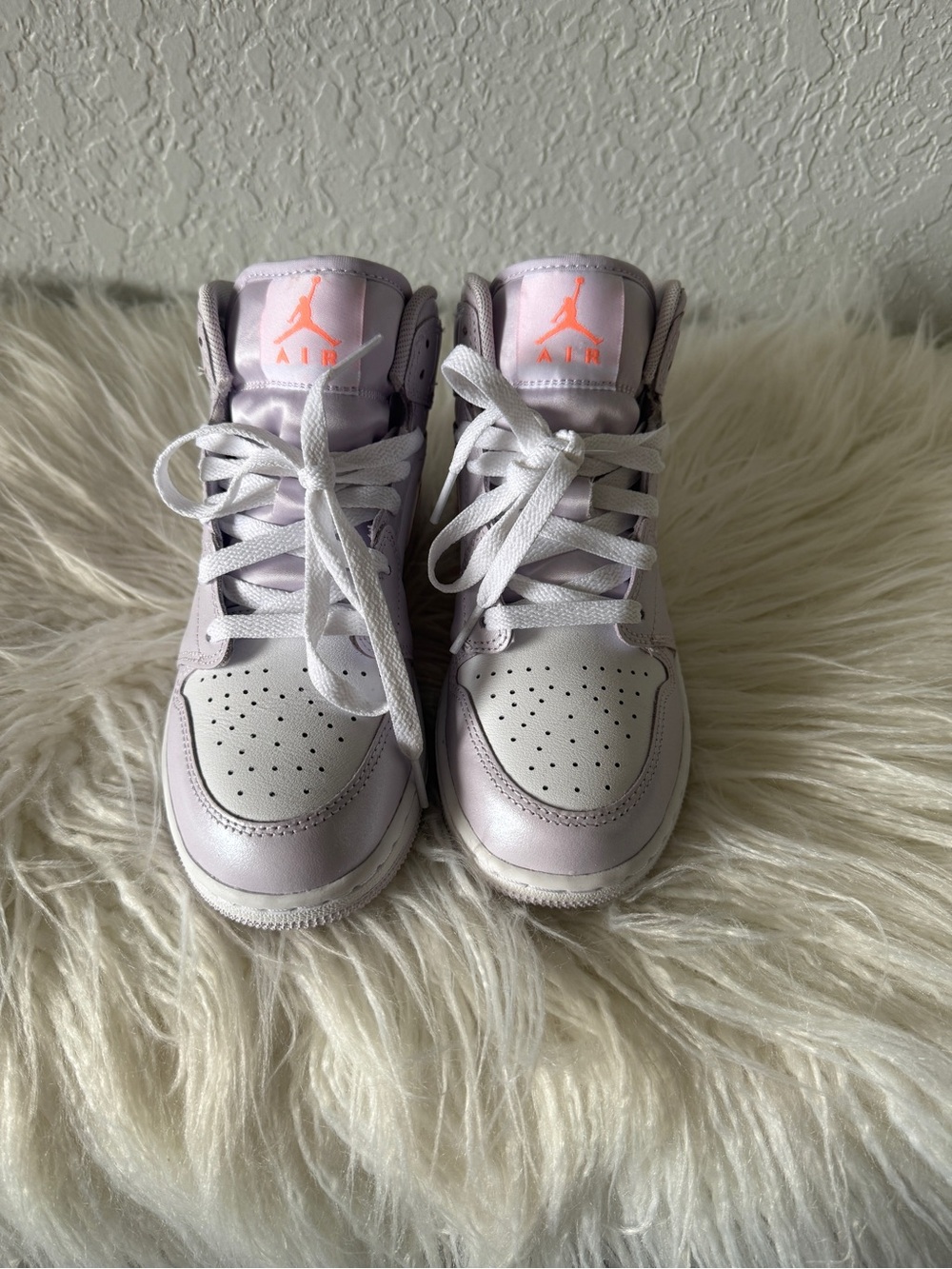 Nike Kids High-Top Sneakers in Light Lavender, White and Coral